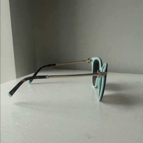 Tiffany & Co. Turquoise Gift Box - Picture 4 of 5